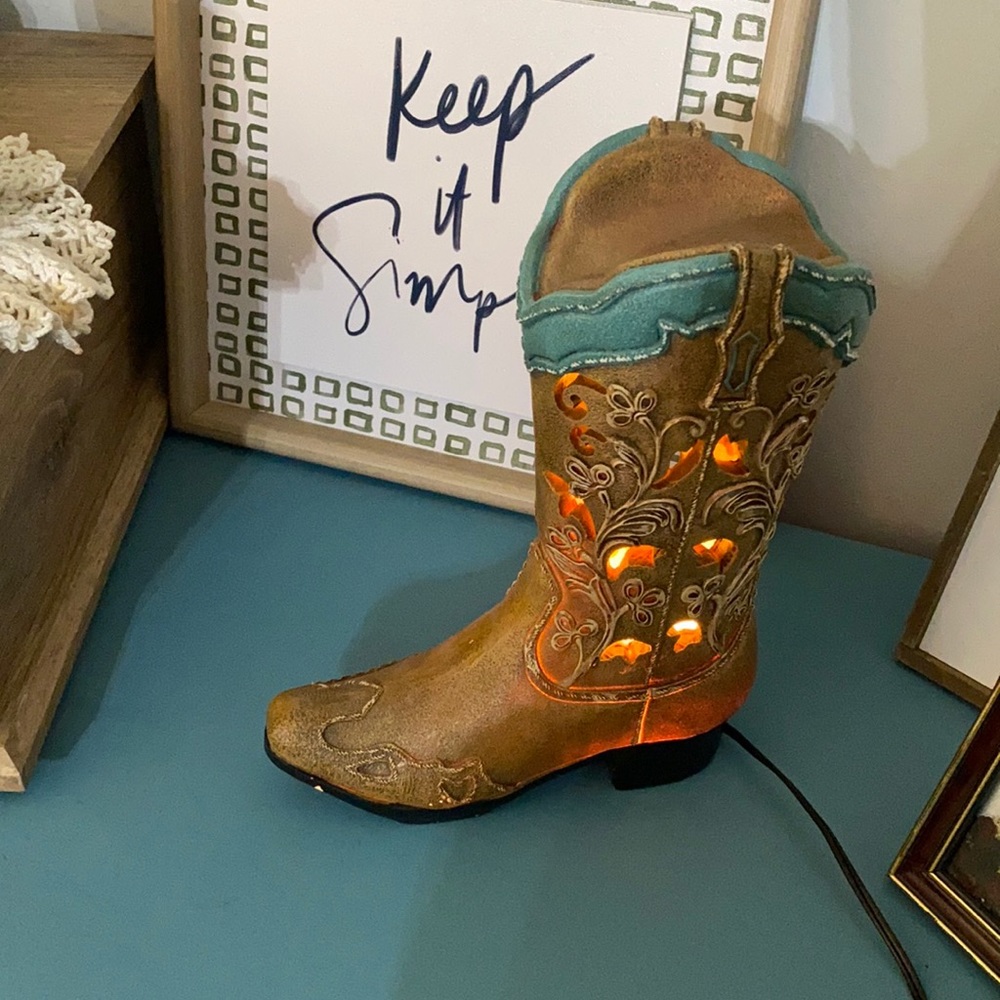 Cowgirl boot lamp